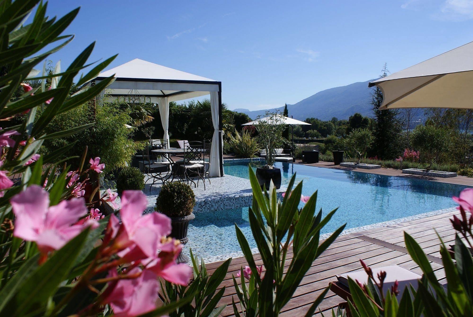 Les Suites Du Lac Aix-les-Bains Exterior foto